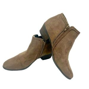 Nicole tan vegan eco friendly suede zip up fringe ankle boots size 9